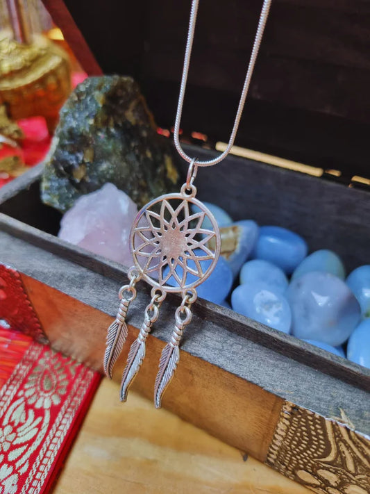 How to Choose Spiritual Jewellery for Different Life Stages and Personal Growth?