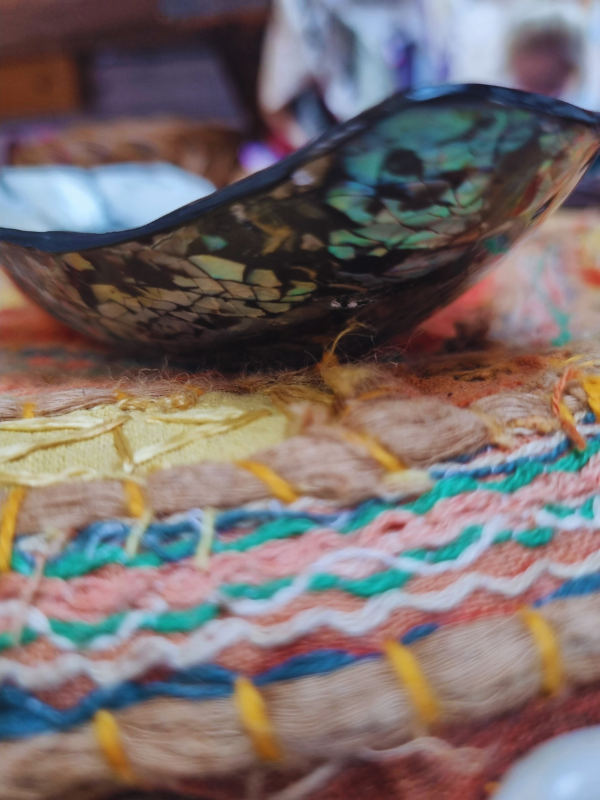 Natural Shell Large Trinket Dish - Leaf Shaped