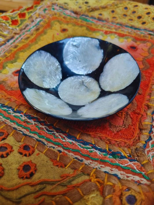 Natural Shell Trinket Dish - Round, 9x9cm