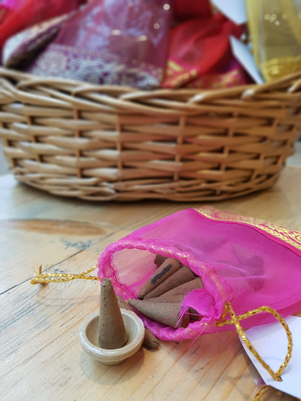 Natural Incense Cones With Holder – Sandalwood, Lavender, Oudh, Musk